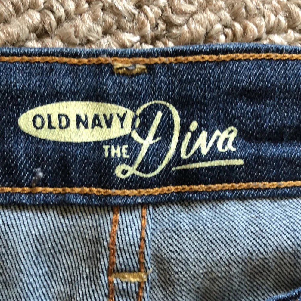 Old Navy The Diva Short Size 4 - Picture 2 of 5